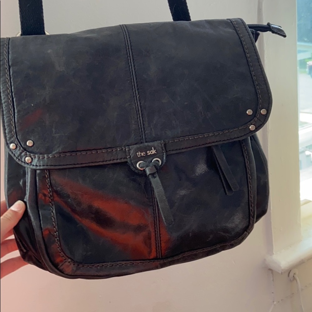 The Sak cross body bag, converts into backpack